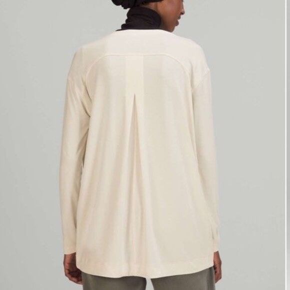 Lululemon Size 8 Modal Pleated Back Long Sleeve Shirt White Opal - Picture 1 of 4